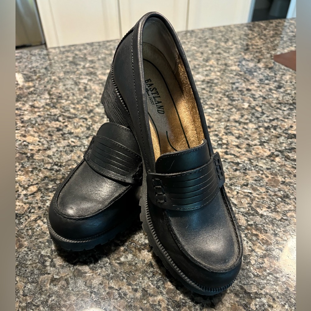 Black Loafers Newbury Eastland Size 6.5